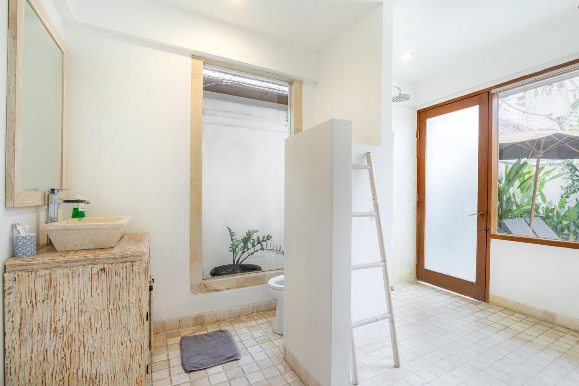 Two Lizards Beach Villas Sanur  Ngoại thất bức ảnh